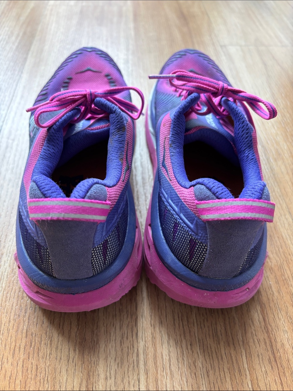 HOKA ONE ONE ARAHI 2 Size 10 - Picture 4 of 6